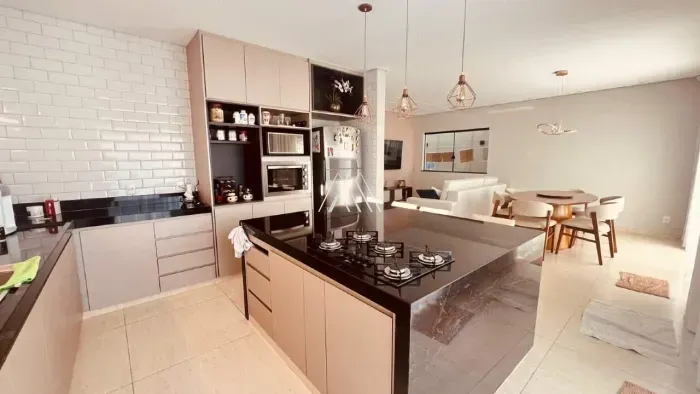 Vendo Casa com Suíte, Closet e Área Gourmet - Conforto e Segurança — Conjunto Habitacional Jadir Marinho