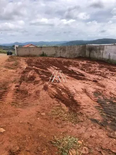 Vendo lote de 240m² no Quintas do Sol!