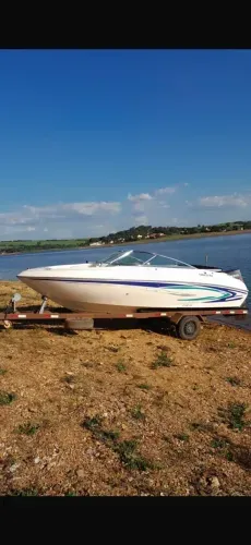 Lancha Ventura 19.5 pés muito nova