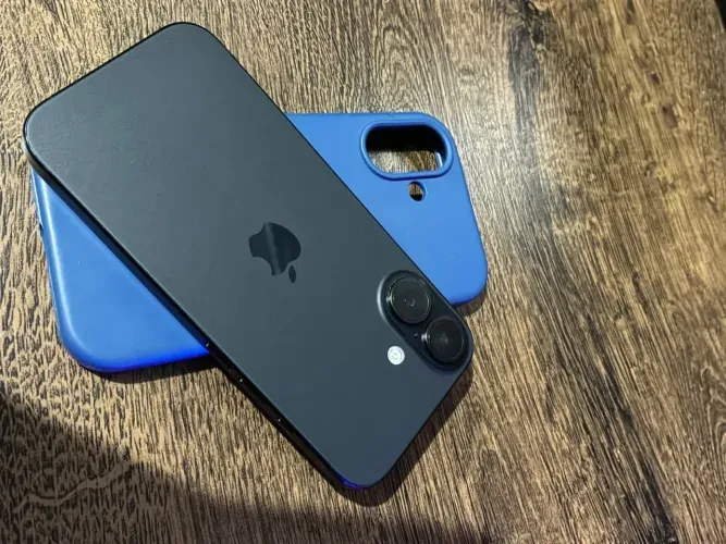 iPhone 16