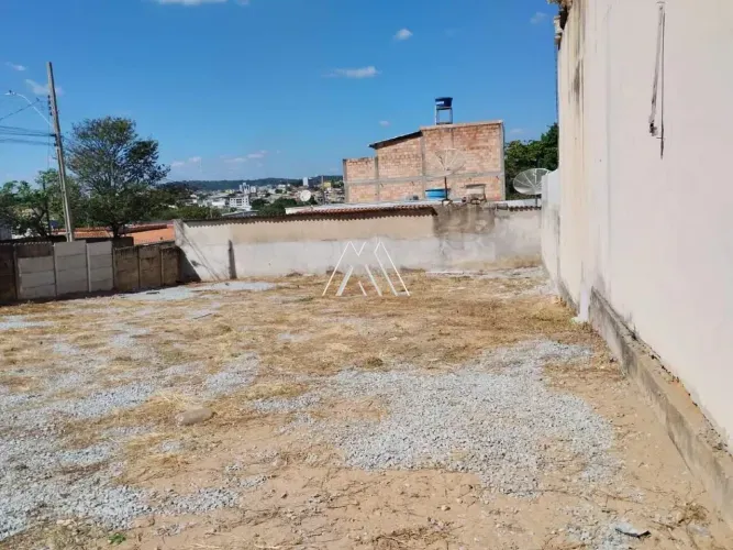 Alugo lote com aproximadamente 399 m² no Parque Jardim Santanense
