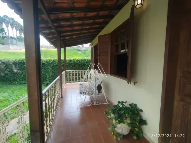 Vendo casa em Itaúna em excelente localização — Cerqueira Lima