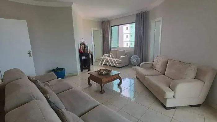 Vendo cobertura em Itaúna com localização em região central — Graças