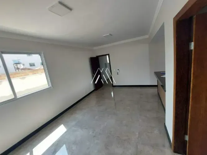 Vendo apartamento em Itaúna com excelente localização — Centro
