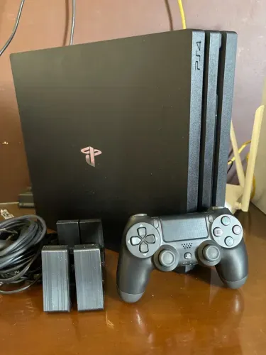 PlayStation 4 Pro 1TB, Excelente Estado!
