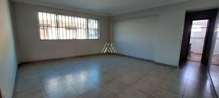 Vendo apartamento em Itaúna com excelente localização — Graças