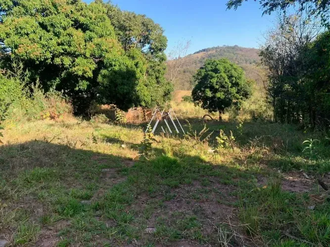 Vendo lote em Itaúna com ótima localização — Itaunense II