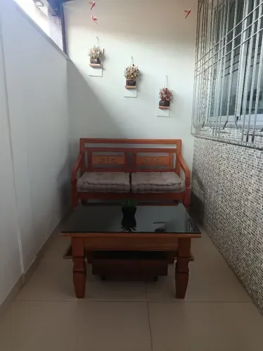 Conjunto banco e mesa rústico