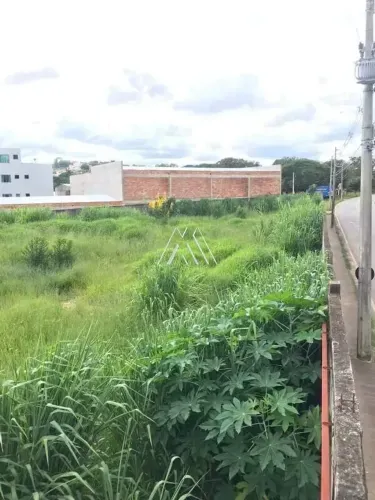 Vendo lote comercial em Itaúna com ótima localização — Juscelino Kubitschek
