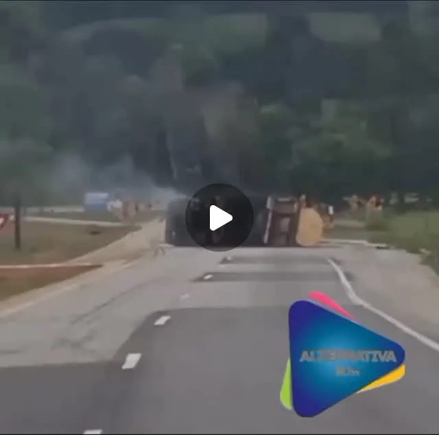 Caminhão-tanque tombado interdita BR-262