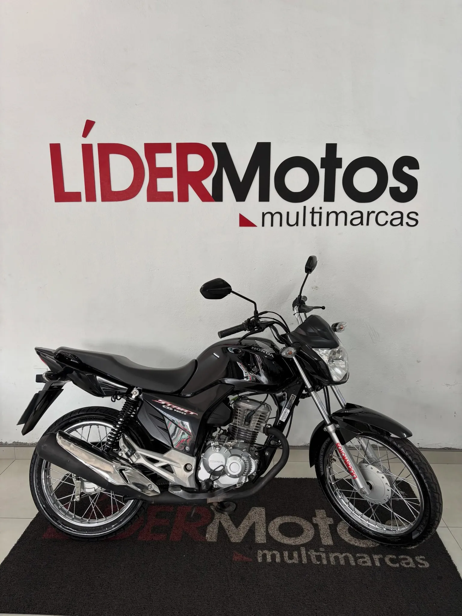 Moto 2024 com 18 mil km rodados por R$ 17.200