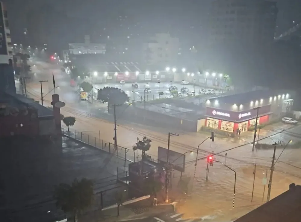 Defesa Civil alerta para chuva intensa nas proximas horas nesta sexta 30/10