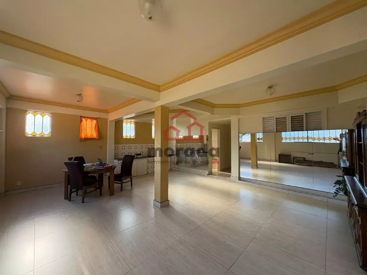 Casa à venda, 4 quartos, 1 suíte, 2 vagas, CENTRO