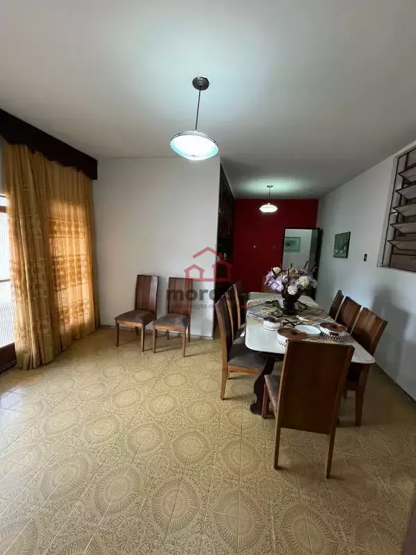 Casa à venda, 8 quartos, 2 suítes, 4 vagas, GRACAS