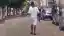 Vídeo: Paciente foge de UPA e anda na rua com soro na veia