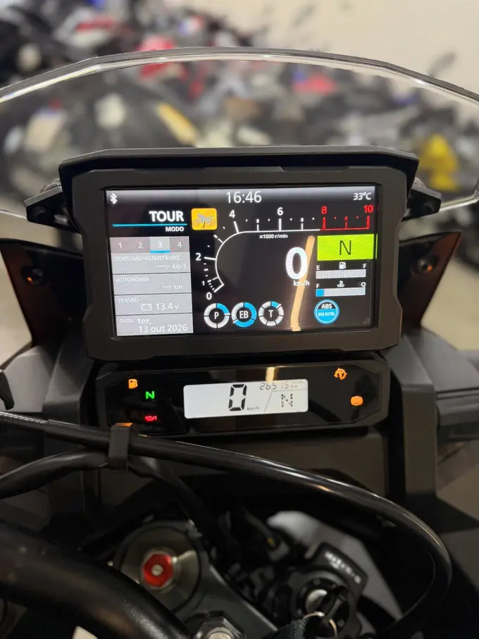 Honda Africa Twin 2023 — 26 mil km, IPVA pago