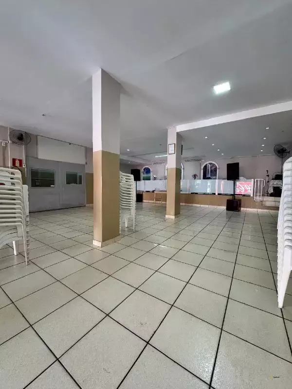 Loja 2 pavimentos 301 m² à venda em Morada Nova