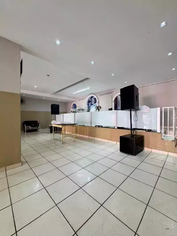 Loja 2 pavimentos 301 m² à venda em Morada Nova