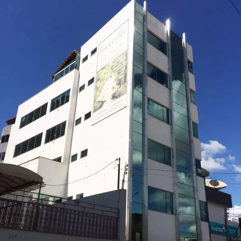 Dr. Hiatan Oliveira - Médico Ginecologista/Obstetra Consultório Itaúna