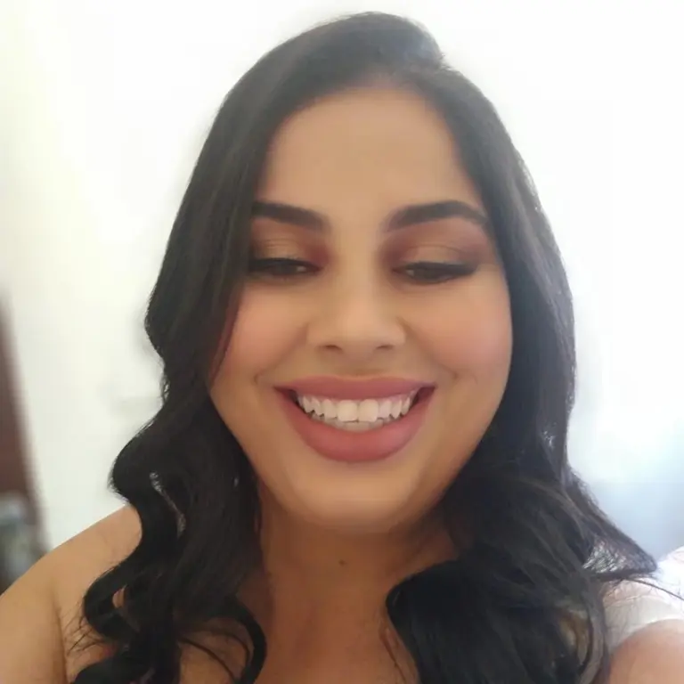 Beleza By Bella- Maquiagem e Penteado