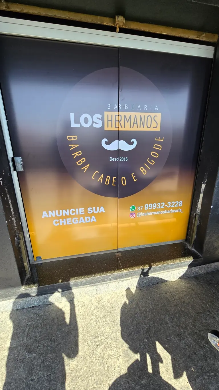 Los hermanos barbearia