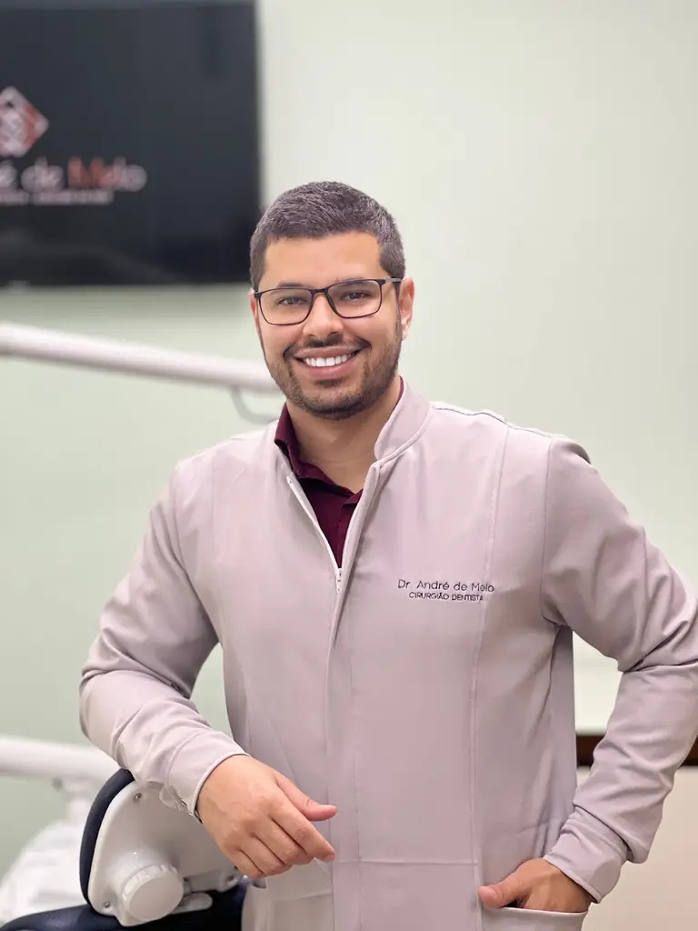Dr. André de Melo - Odontologia de Excelência - Implantes Itaúna