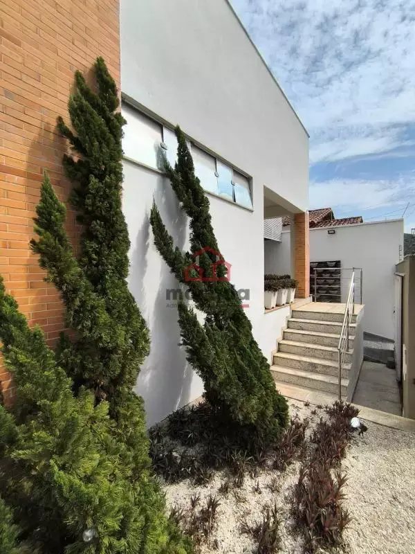 Casa residencial à venda em Itaúna/MG | 2 suítes | 156,60 m² | 3 banheiros | Frente
