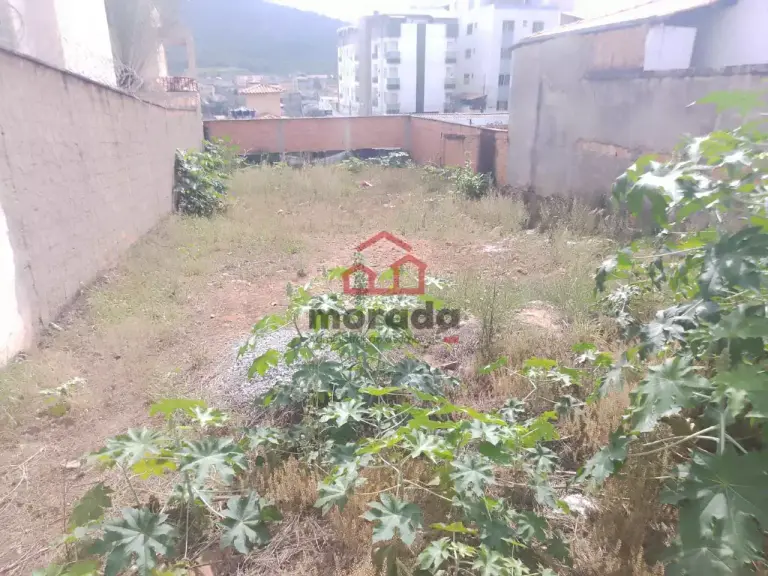 Lote 277 m² à venda em Graças