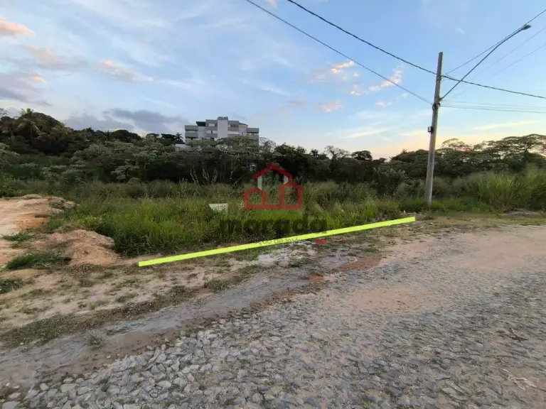 Lote 385 m² à venda no Tropical