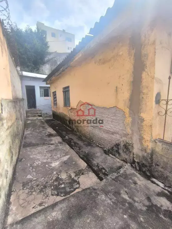 Casa 2 quartos + barracão à venda em Lourdes