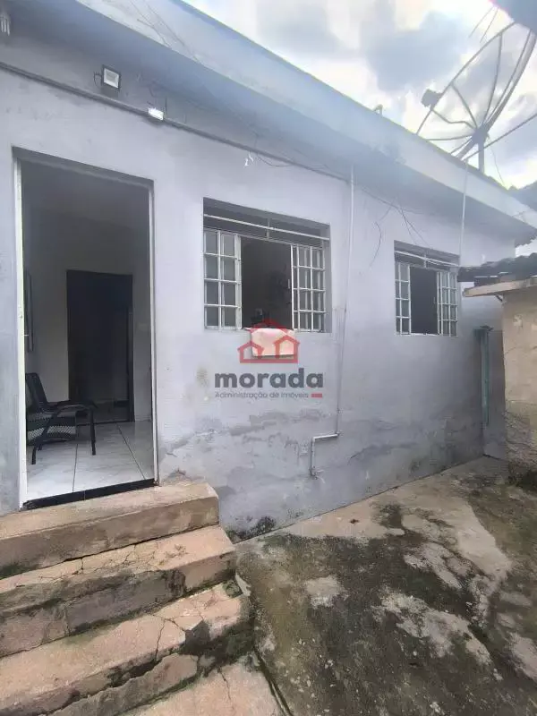 Casa 2 quartos + barracão à venda em Lourdes