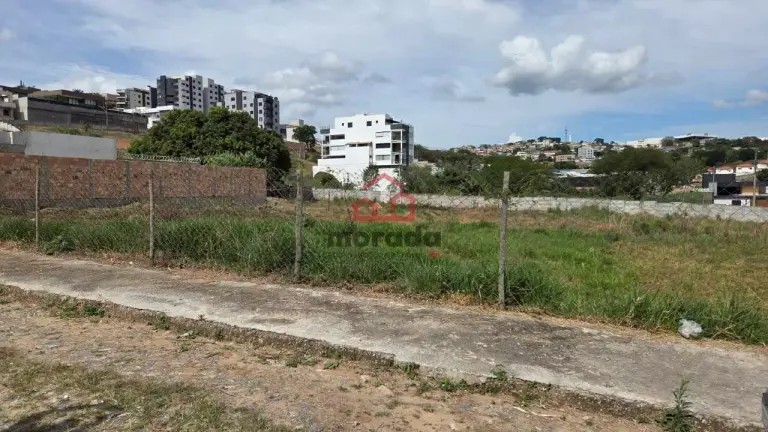 Lote 450 m² à venda no Tropical