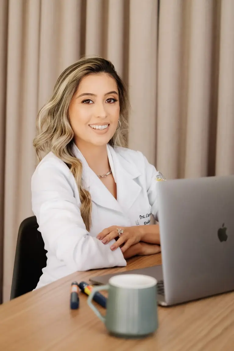 Dra. Carolina Ávila Santana, Endocrinologista