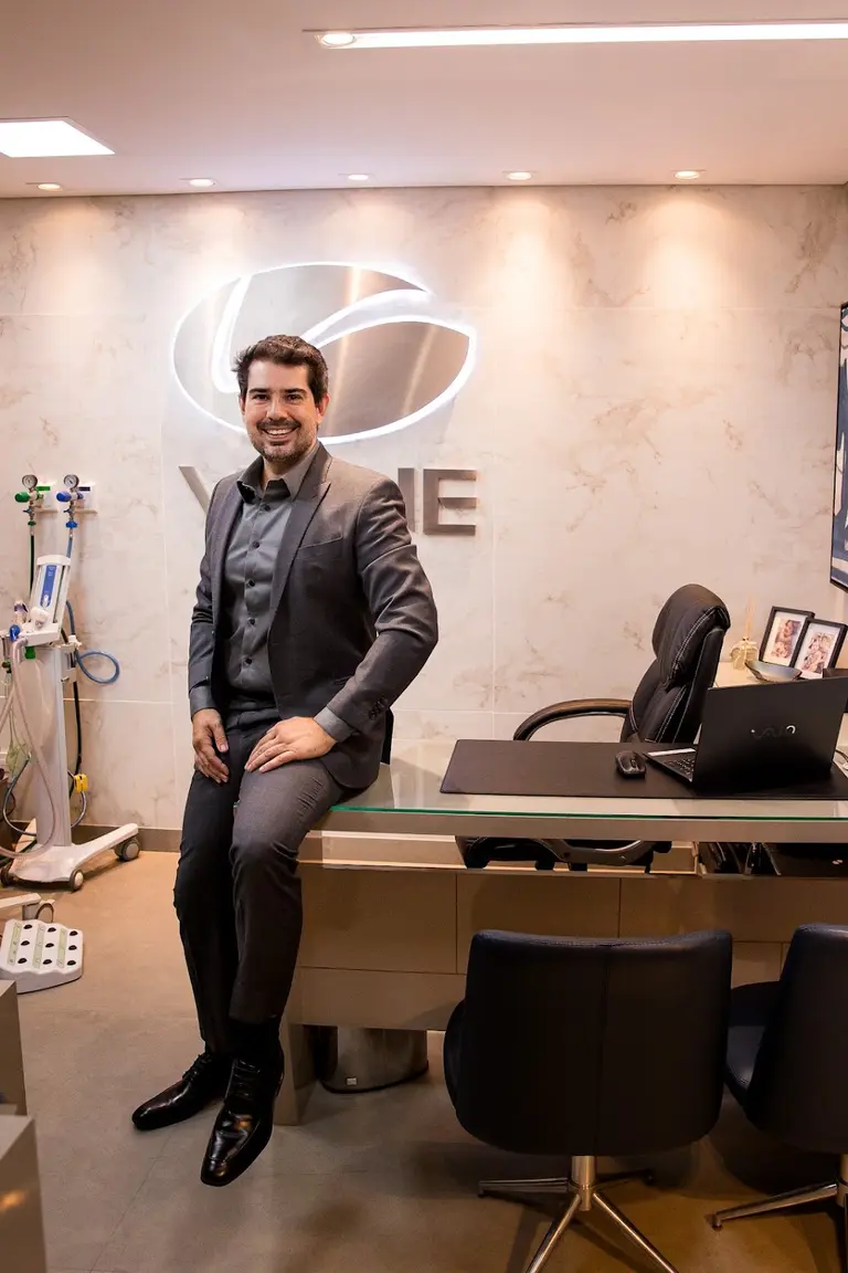 Dr. Pedro Ribeiro - Angiologista e Cirurgião Vascular