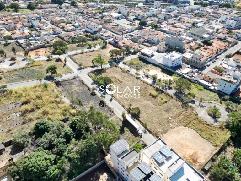 Lote de 300 m² à venda no bairro Lourdes