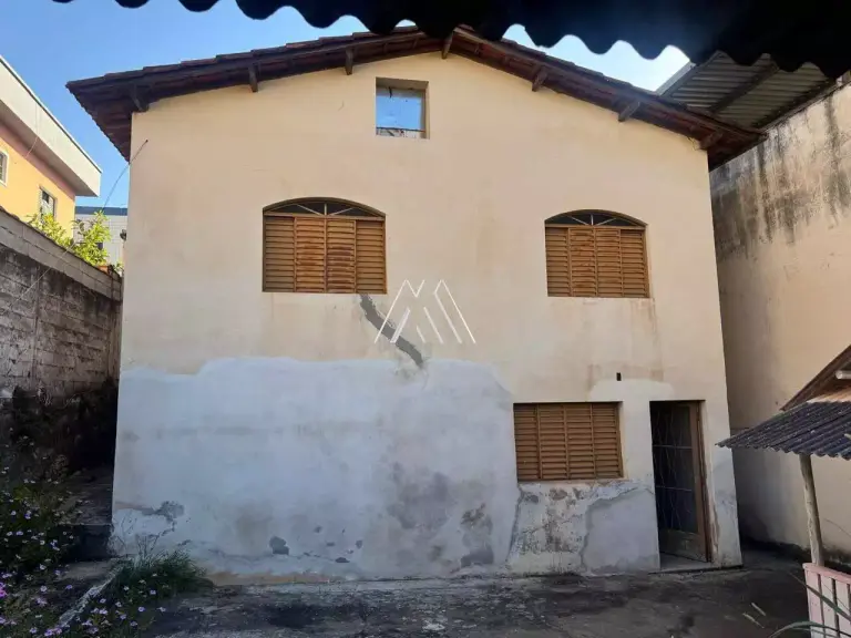 Casa 4 quartos à venda no Lourdes em Itaúna