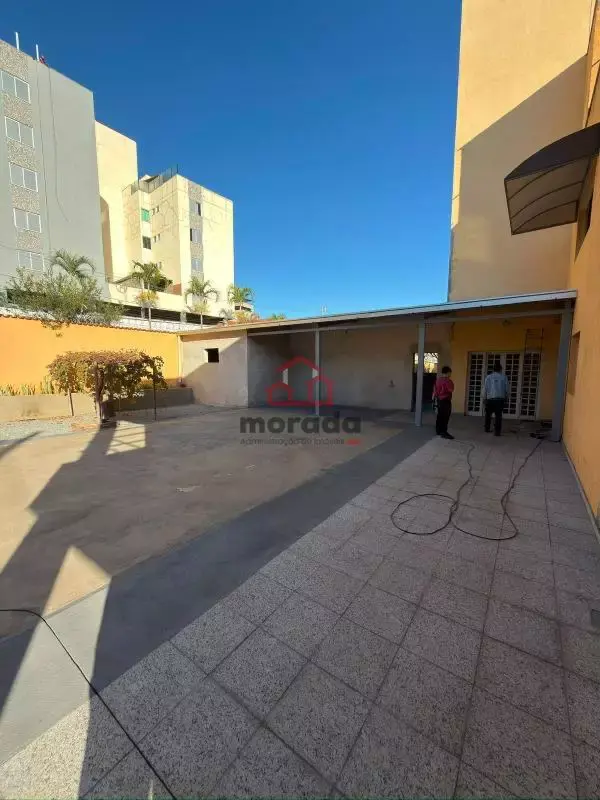 Casa para Aluguel em Itaúna-MG (Frente) | 13 Suítes | Piscina e Espaço Gourmet