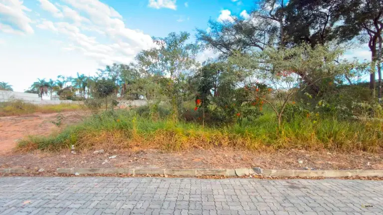 Lote de 500 m² à venda no Recanto da Serra