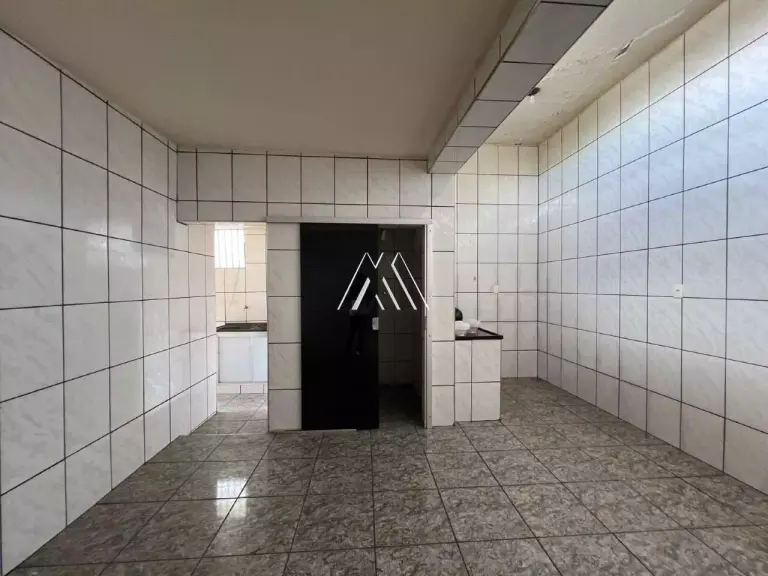 Vendo casa com 02 quartos no Santanense