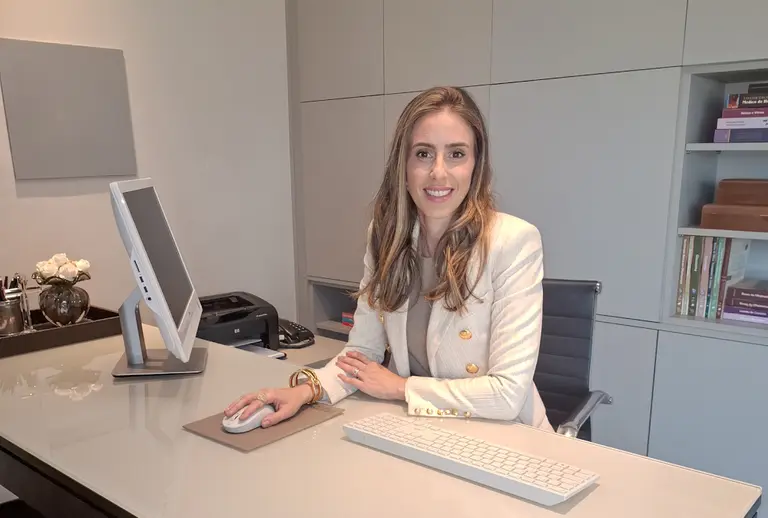 Julia Corradi Oftalmologia