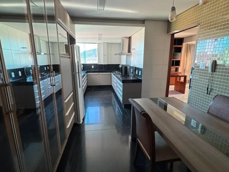 Apartamento de Luxo 4 Quartos à Venda no Centro