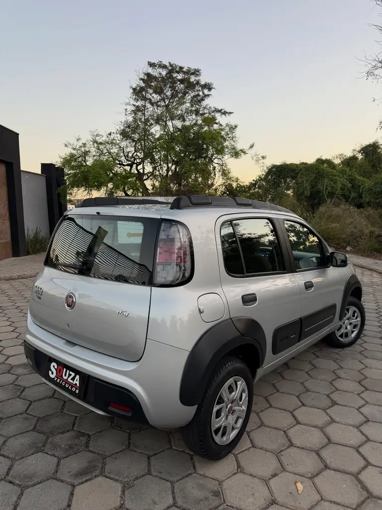 Fiat Uno Way 1.0 2017 — 129 mil km, direção elétrica