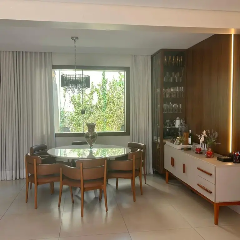 Casa 260 m² com 3 suítes no Belvedere