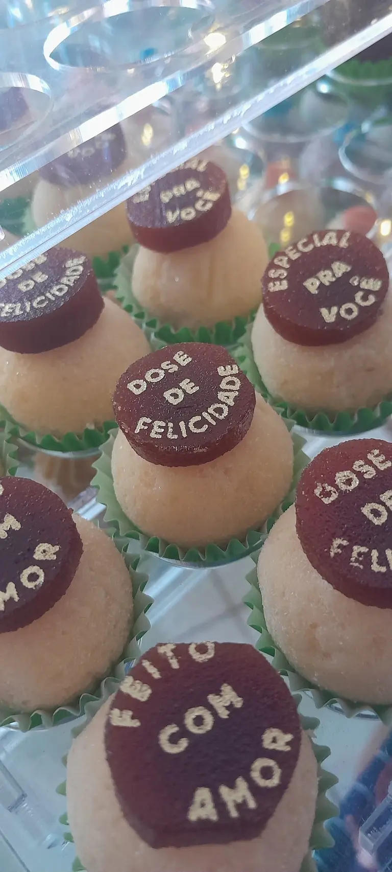 Brigadê Ló | Brigadeiros&Cia – Confeitaria