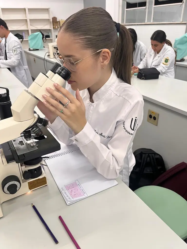 Aula de Patologia no curso de Fisioterapia