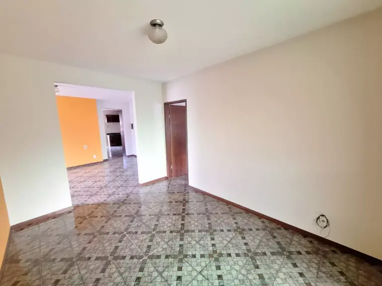 Apartamento com área para alugar no Lourdes — 5 quartos, 2 vagas