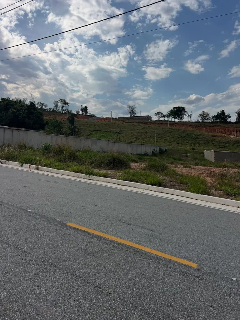Lote 300 m² à venda – Bairro Monte Carlo