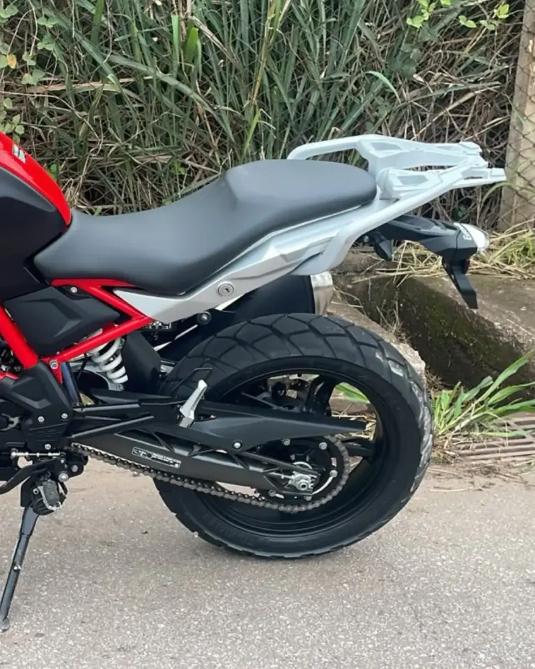 Motociclistas em colisão na MG-050, próximo a Santanense