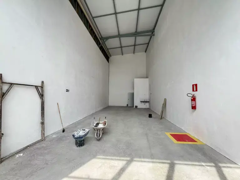 LOJA NOVA COM ÓTIMA LOCALIZAÇÃO – 100 m² no Residencial Morro do Sol