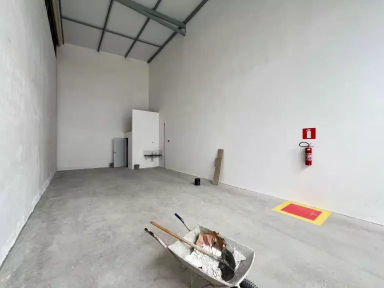 LOJA NOVA COM ÓTIMA LOCALIZAÇÃO – 100 m² no Residencial Morro do Sol